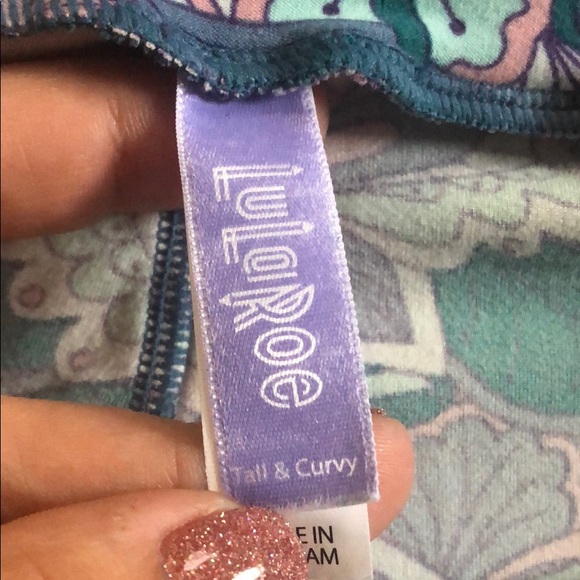 TC Lularoe Disney Leggings - Picture 2 of 5